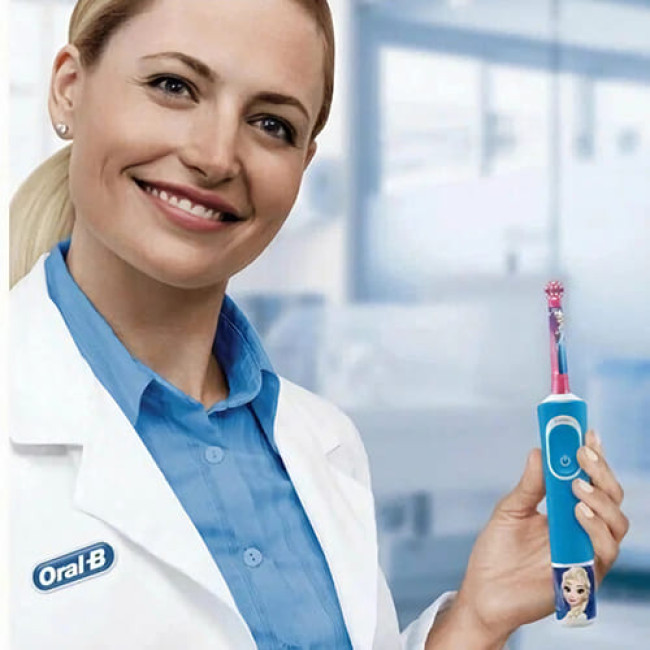 Электрическая зубная щетка Oral-B Vitality 100 Kids Plus Frozen Hbox D100.423.2K